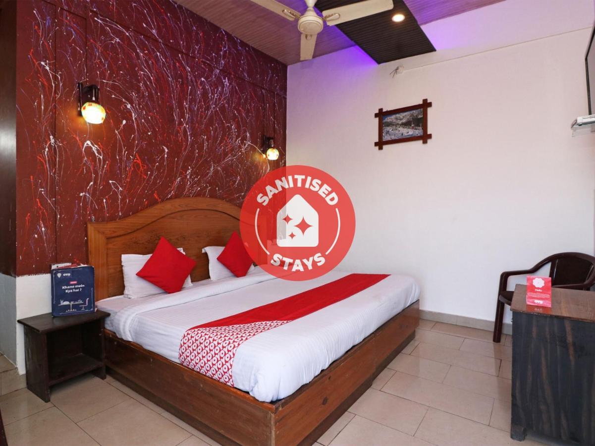 מומביי Oyo 77137 Hotle Castle Inn מראה חיצוני תמונה