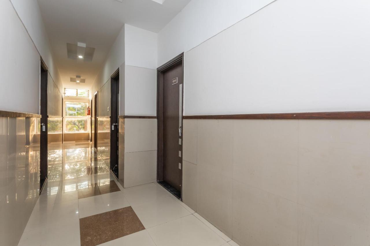 מומביי Oyo 77137 Hotle Castle Inn מראה חיצוני תמונה